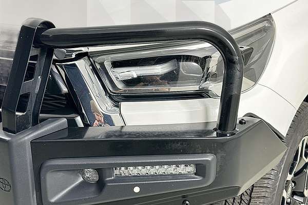 2021 Toyota HILUX SR5 (4x4) GUN126R 4X4