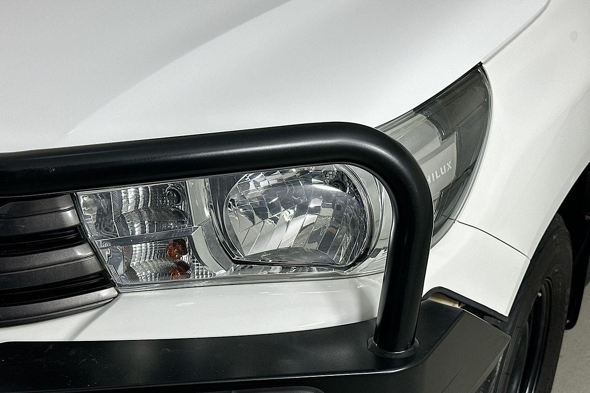 2018 Toyota HILUX SR (4x4) GUN126R MY17 4X4