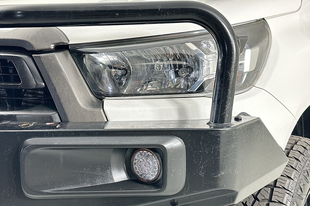 2021 Toyota HILUX SR (4x4) GUN126R 4X4
