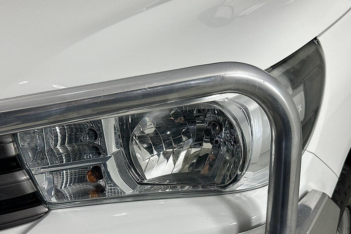 2020 Toyota HILUX SR (4x4) GUN126R FACELIFT 4X4