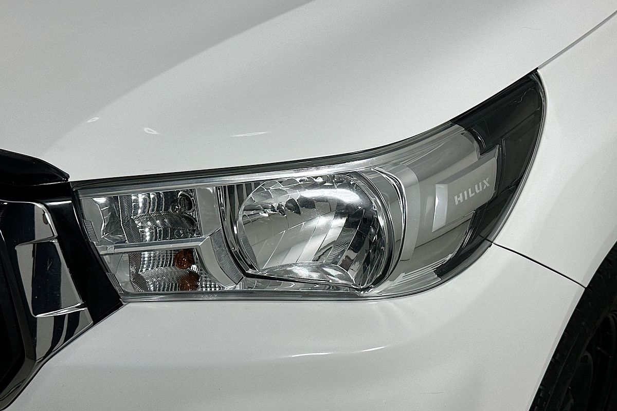 2020 Toyota Hilux SR (4x4) GUN126R FACELIFT 4X4