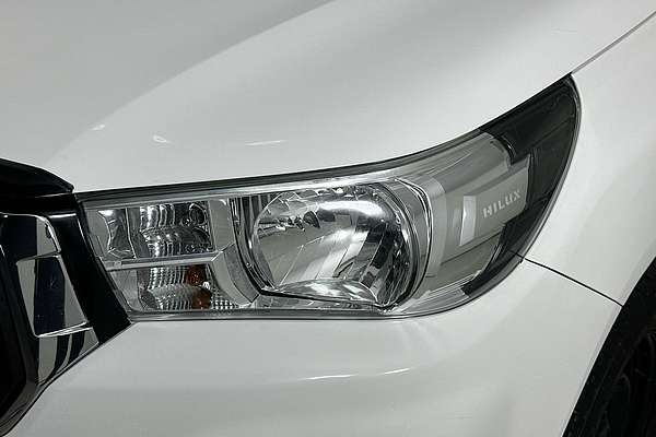 2020 Toyota Hilux SR (4x4) GUN126R FACELIFT 4X4