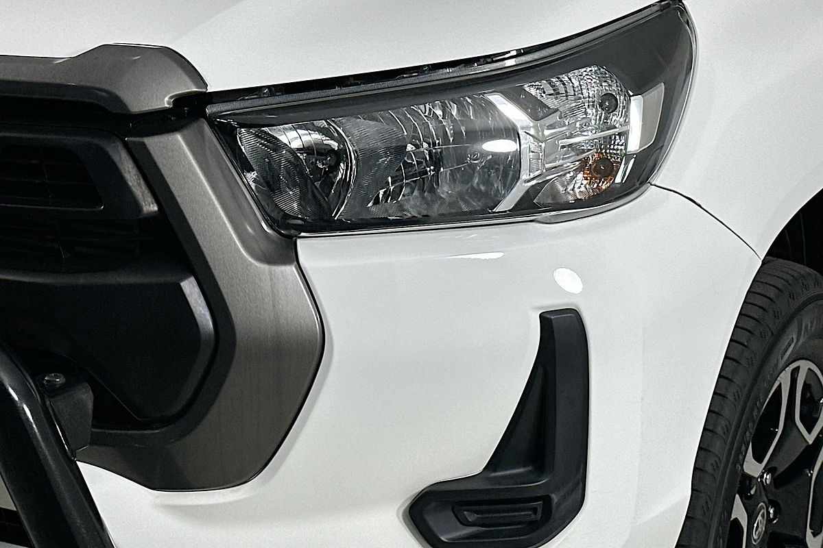 2021 Toyota HILUX SR (4x4) GUN126R 4X4