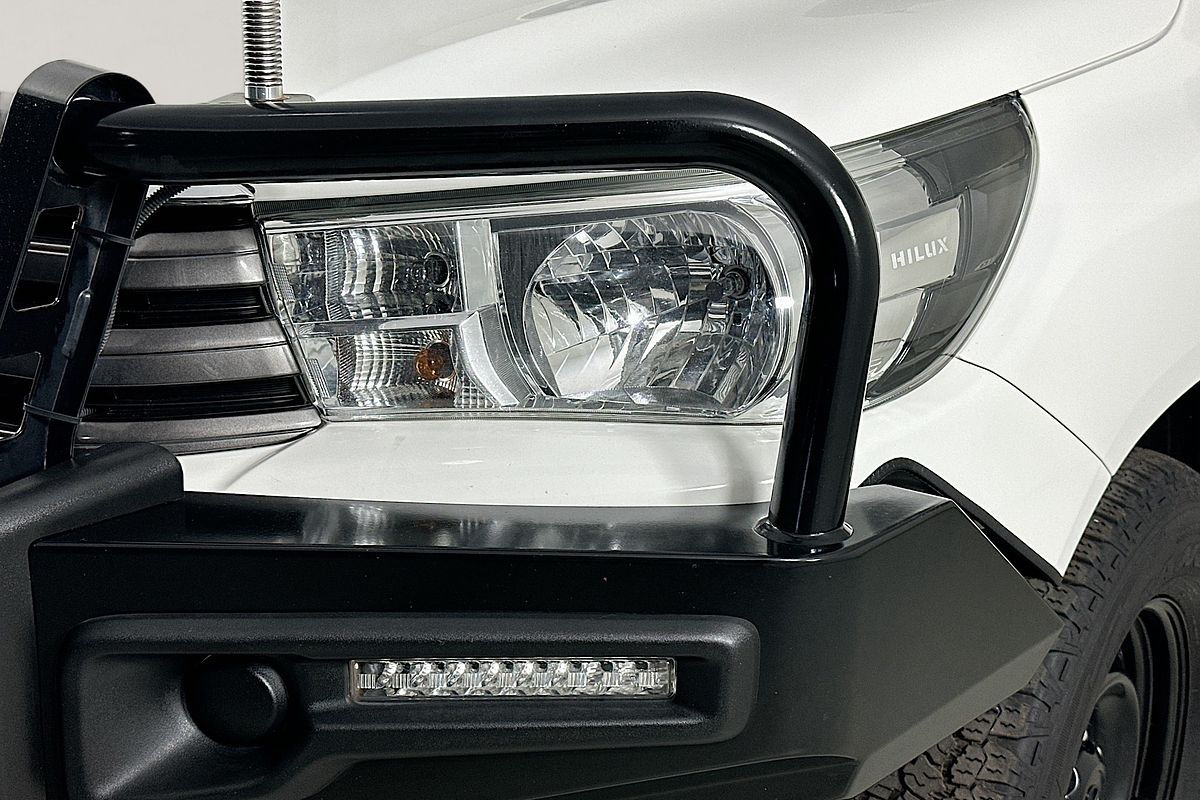 2018 Toyota HILUX SR (4x4) GUN126R MY17 4X4