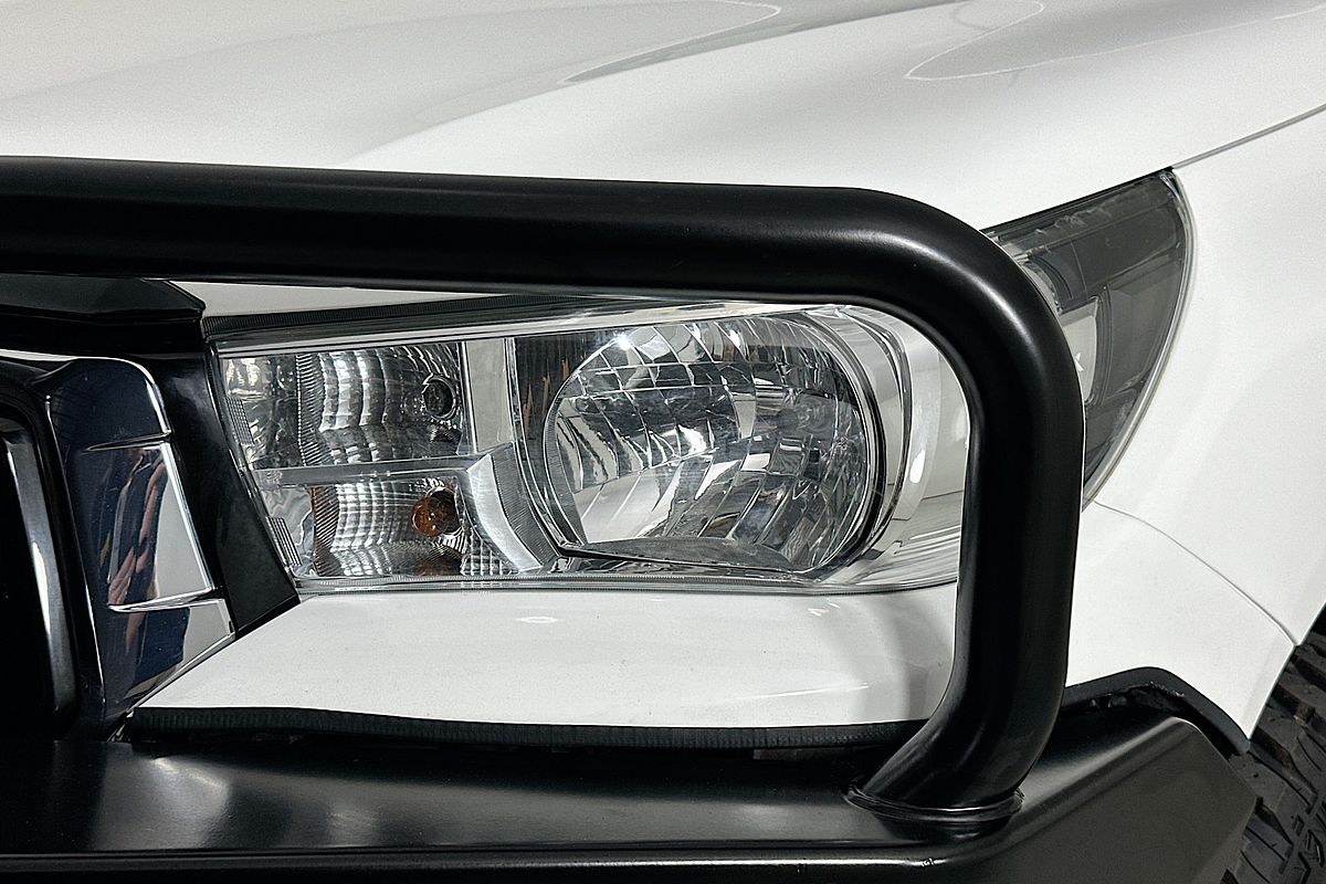 2019 Toyota HILUX SR (4x4) GUN126R MY19 4X4