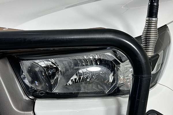2020 Toyota HILUX SR (4x4) GUN126R FACELIFT 4X4
