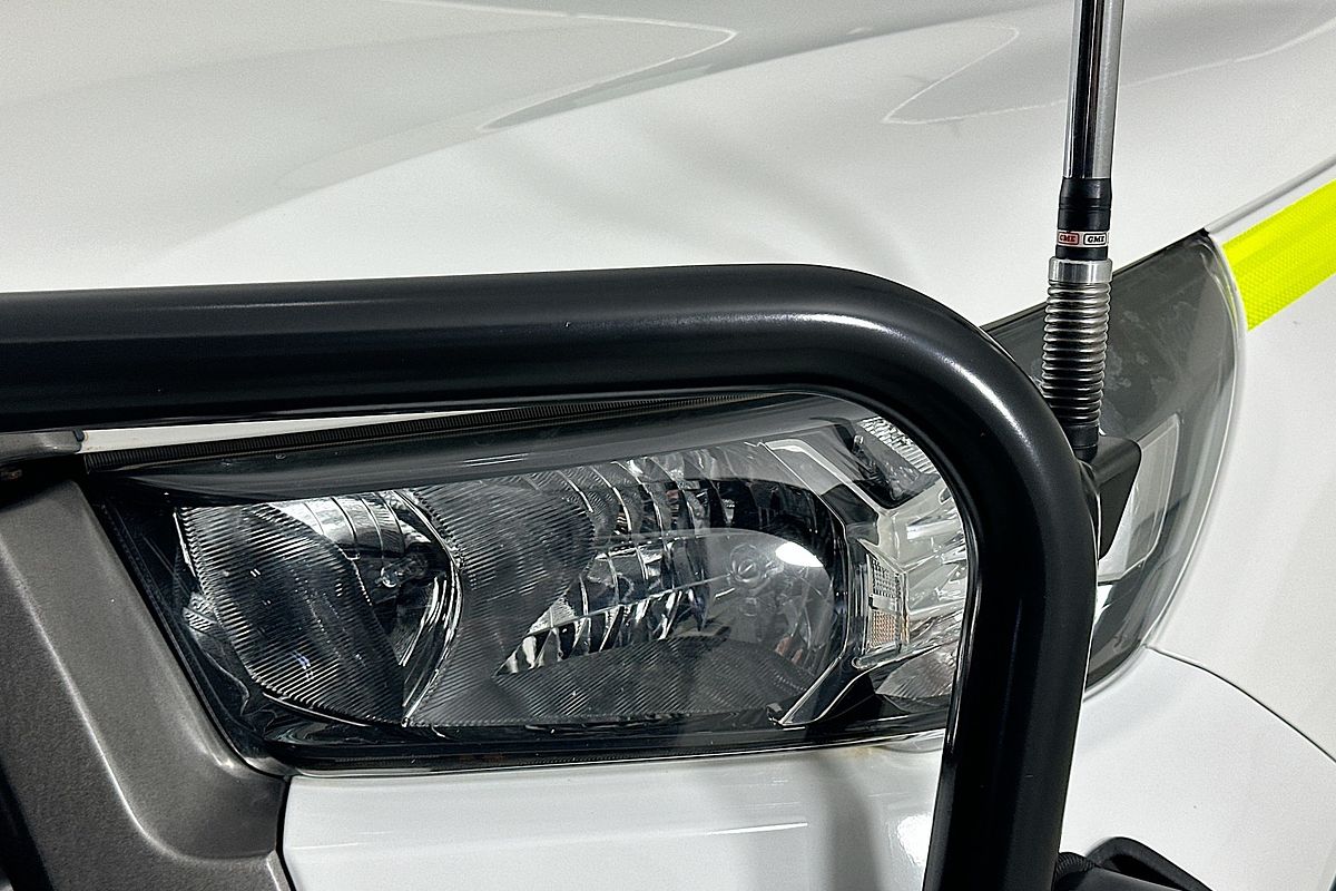 2021 Toyota HILUX SR (4x4) GUN126R FACELIFT 4X4