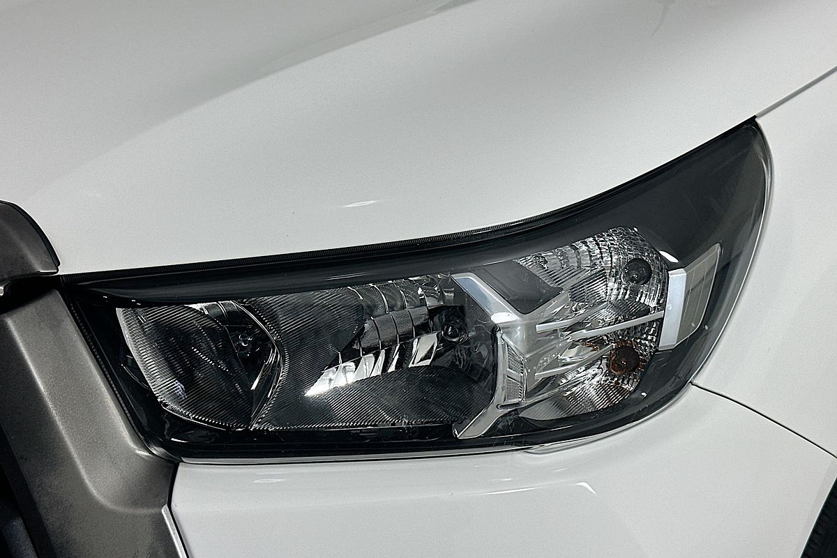 2020 Toyota HILUX SR (4x4) GUN126R FACELIFT 4X4
