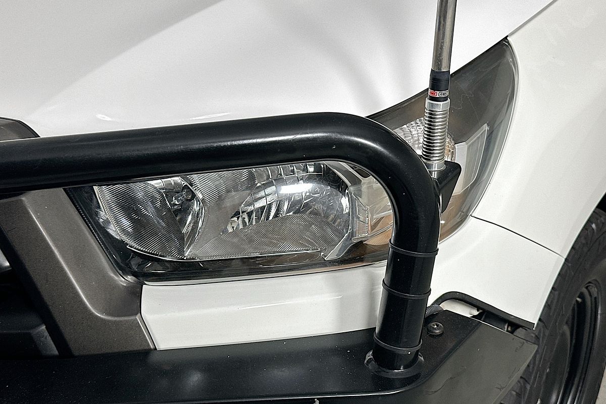 2021 Toyota HILUX SR (4x4) GUN126R FACELIFT 4X4