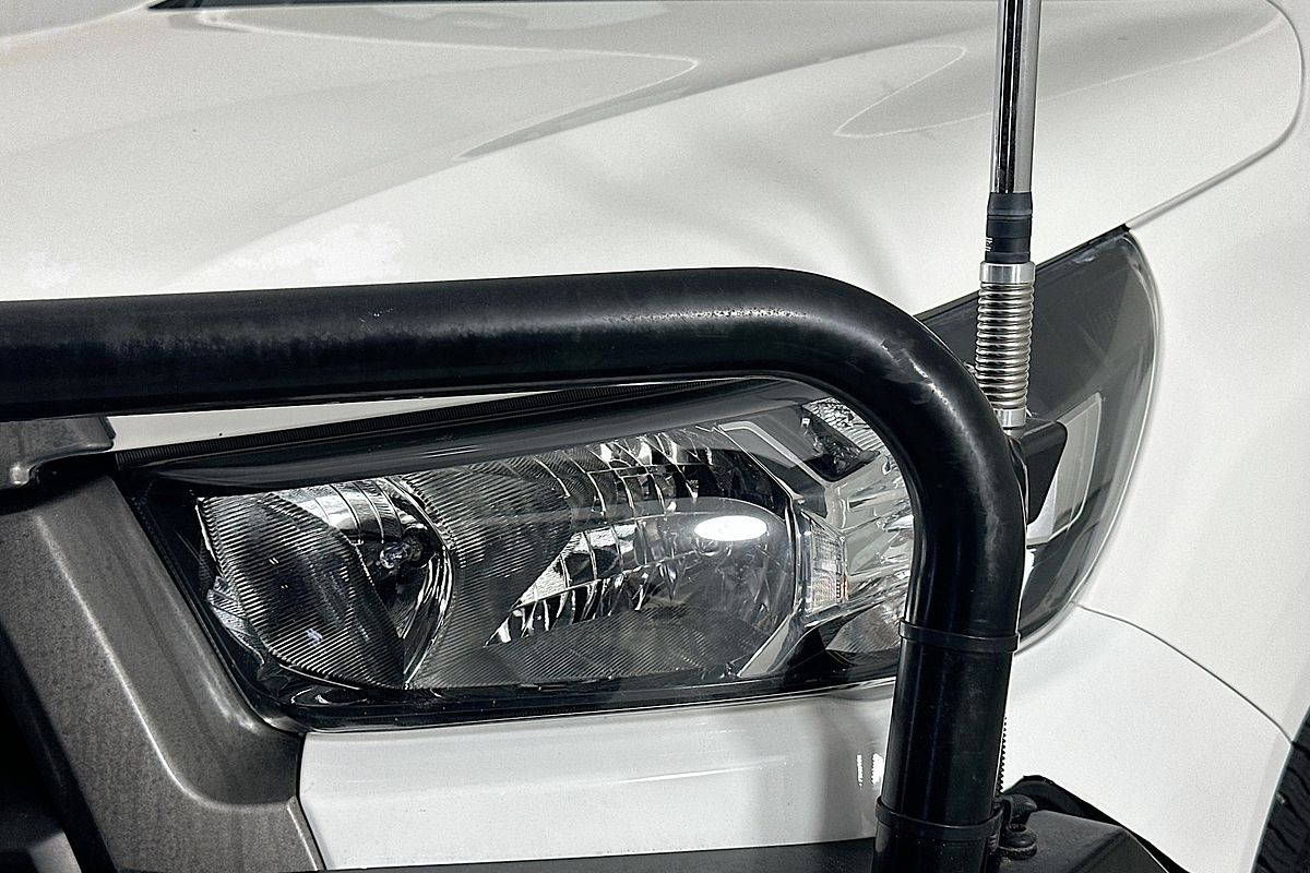 2021 Toyota HILUX SR (4x4) GUN126R FACELIFT 4X4