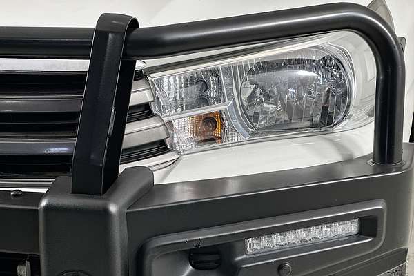 2020 Toyota HILUX SR (4x4) GUN126R FACELIFT 4X4