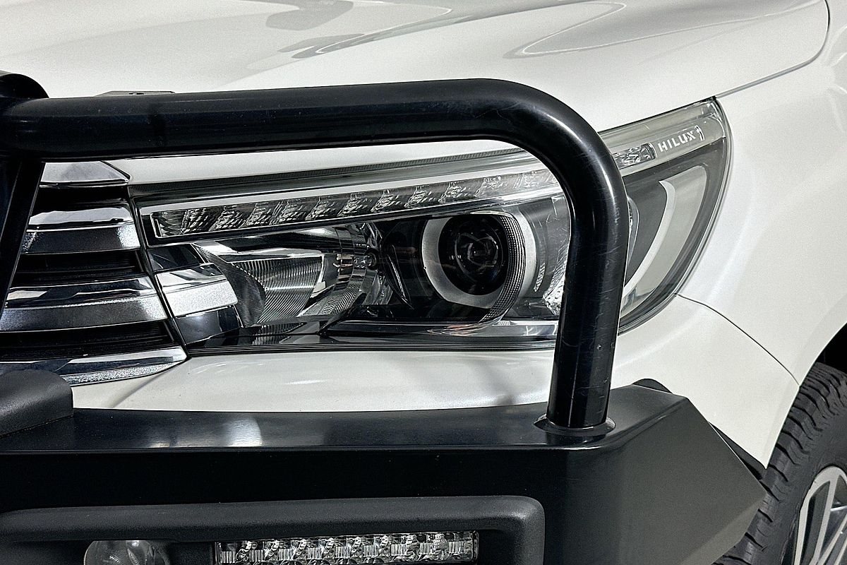 2015 Toyota HILUX SR5 (4x4) GUN126R 4X4