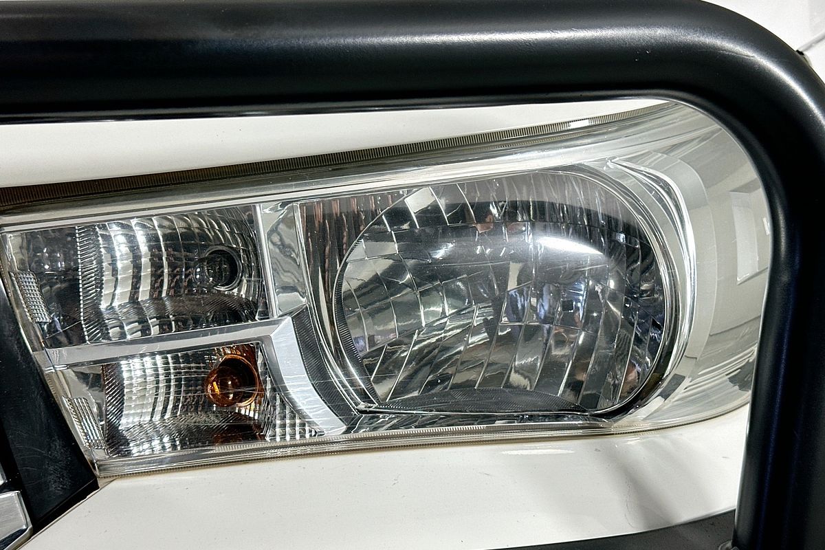 2020 Toyota HILUX SR (4x4) GUN126R MY19 UPGRADE 4X4