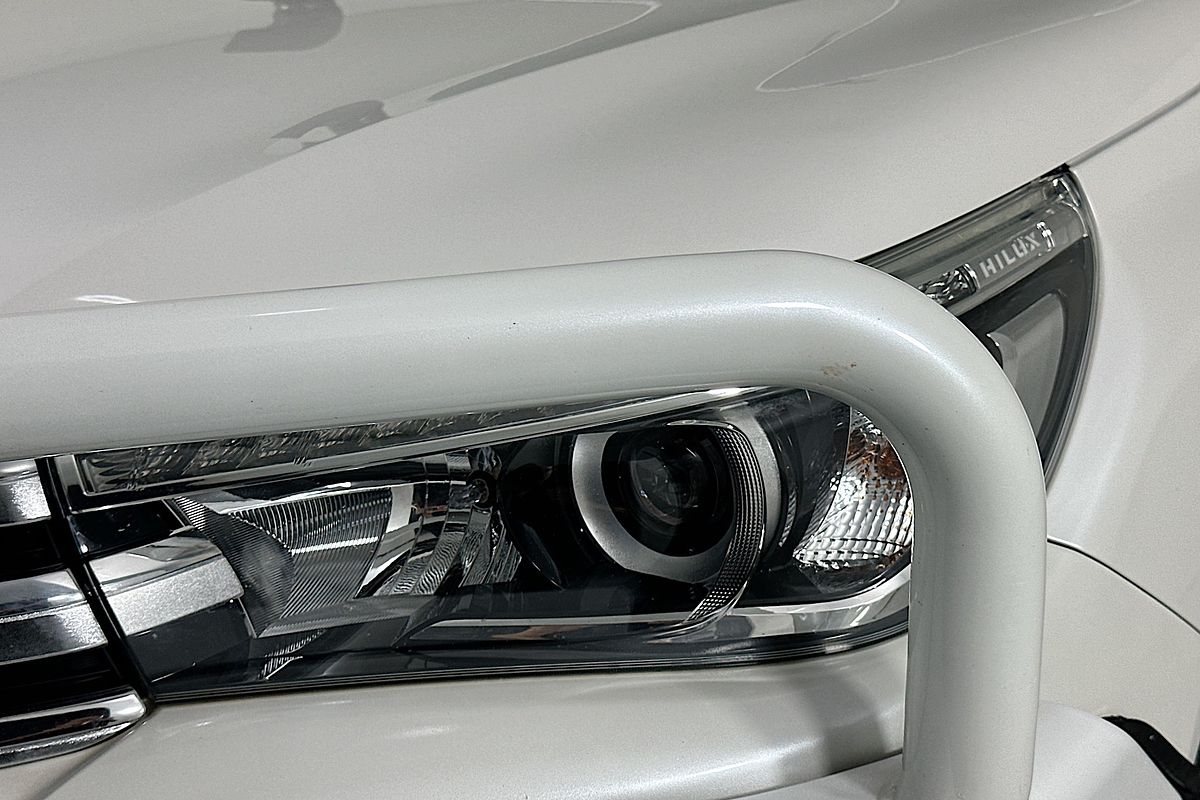 2017 Toyota HILUX SR5 (4x4) GUN126R MY17 4X4