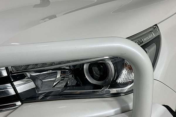 2017 Toyota HILUX SR5 (4x4) GUN126R MY17 4X4