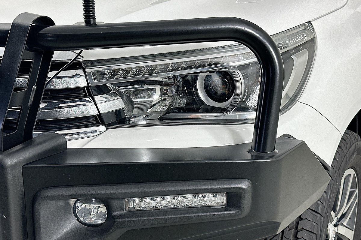 2017 Toyota HILUX SR5 (4x4) GUN126R 4X4