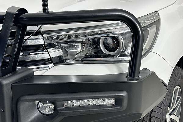 2017 Toyota HILUX SR5 (4x4) GUN126R 4X4