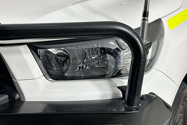 2025 Toyota HILUX SR (4x4) STEEL WHEELS GUN126R RC 4X4