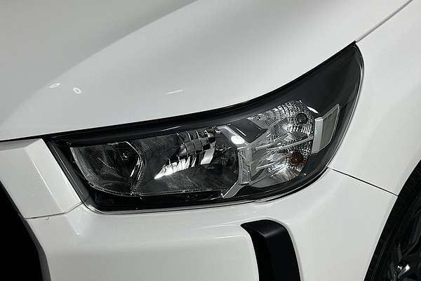 2024 Toyota HILUX SR 48V (4x4) GUN126R 4X4