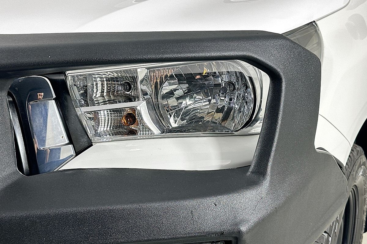 2019 Toyota HILUX SR (4x4) GUN126R MY19 4X4