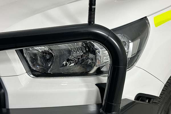 2025 Toyota HILUX SR (4x4) STEEL WHEELS GUN126R RC 4X4