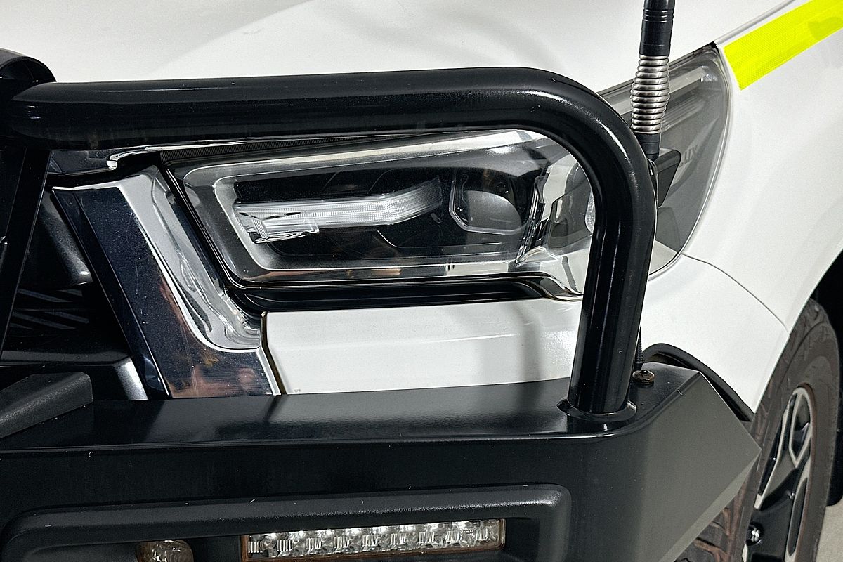 2021 Toyota HILUX SR5 (4x4) GUN126R 4X4