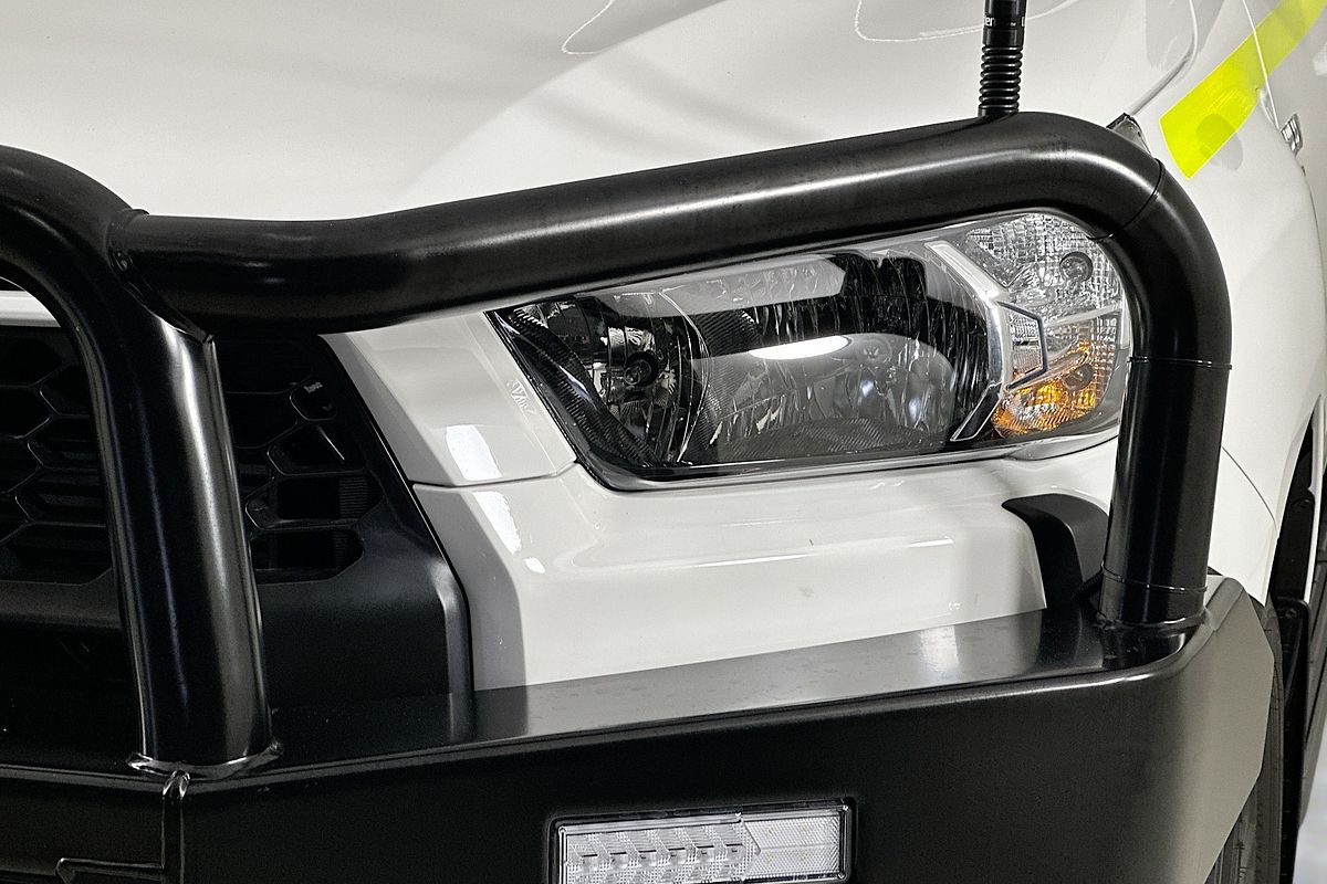 2025 Toyota HILUX SR (4x4) STEEL WHEELS GUN126R RC 4X4