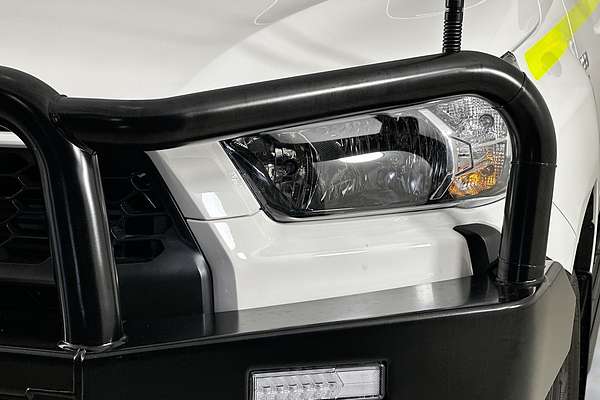 2025 Toyota HILUX SR (4x4) STEEL WHEELS GUN126R RC 4X4