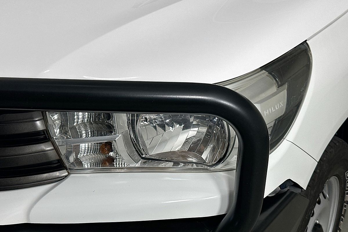 2017 Toyota HILUX SR (4x4) GUN126R 4X4