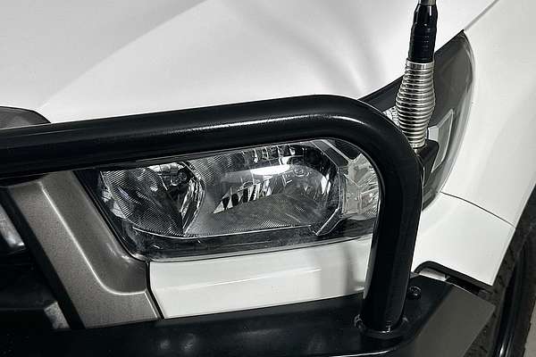 2020 Toyota HILUX SR (4x4) GUN126R FACELIFT 4X4