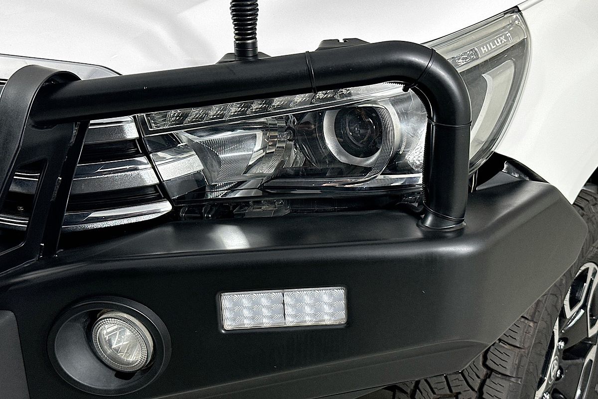 2018 Toyota HILUX SR5 (4x4) GUN126R MY17 4X4