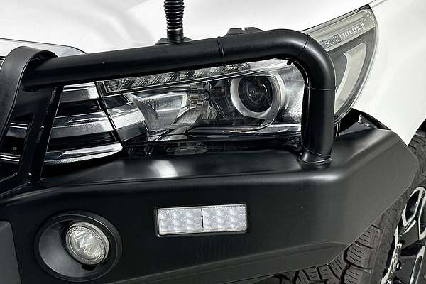 2018 Toyota HILUX SR5 (4x4) GUN126R MY17 4X4