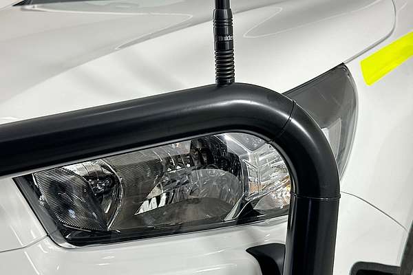 2025 Toyota HILUX SR (4x4) STEEL WHEELS GUN126R RC 4X4