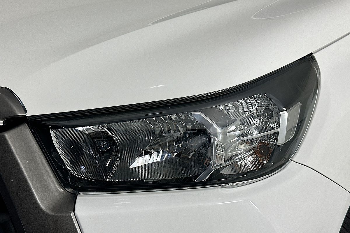 2021 Toyota HILUX SR (4x4) GUN126R FACELIFT 4X4