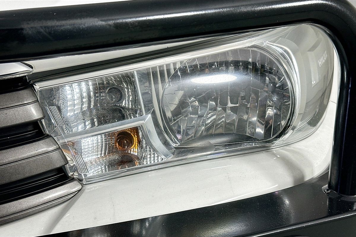 2019 Toyota HILUX SR (4x4) GUN126R MY19 4X4