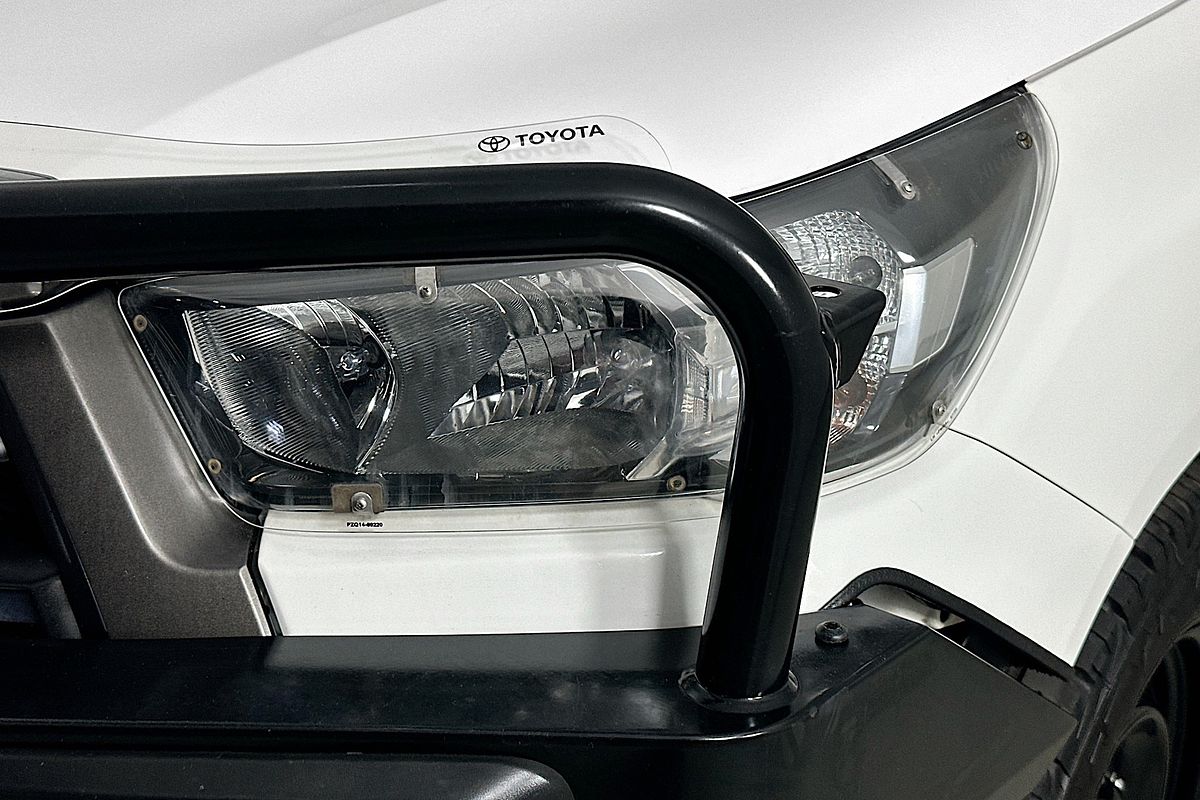 2020 Toyota Hilux SR (4x4) GUN126R FACELIFT 4X4