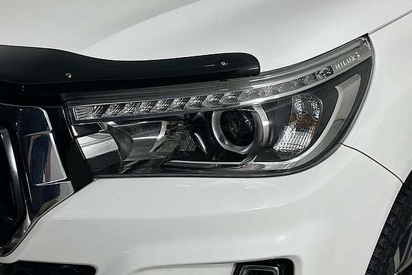 2019 Toyota HILUX SR5 (4x4) GUN126R MY19 4X4