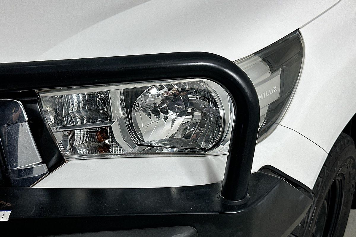 2018 Toyota HILUX SR (4x4) GUN126R MY19 4X4