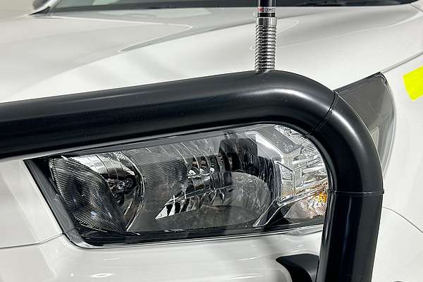 2025 Toyota HILUX SR (4x4) GUN126R RC 4X4