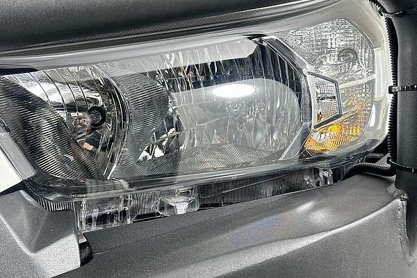 2025 Toyota HILUX SR 48V (4x4) GUN126R RC 4X4