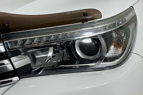 2017 Toyota HILUX SR5 (4x4) GUN126R 4X4