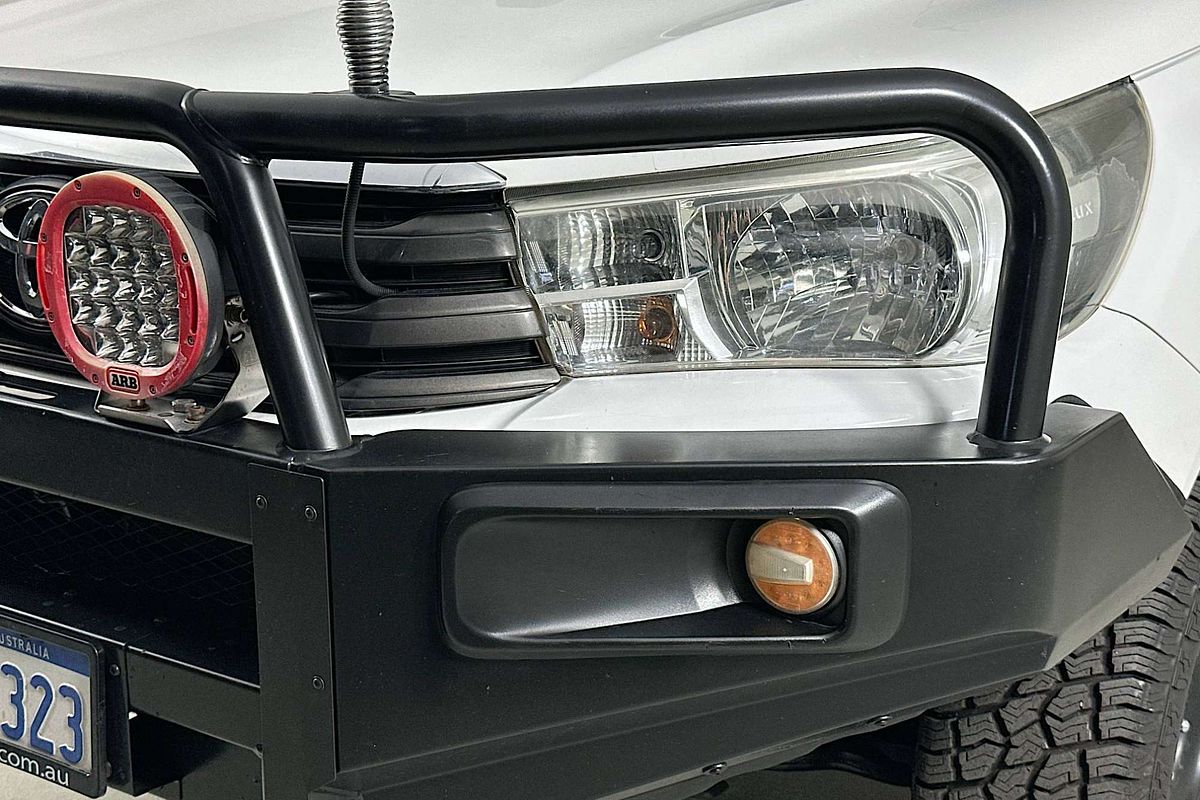 2017 Toyota HILUX SR (4x4) GUN126R 4X4