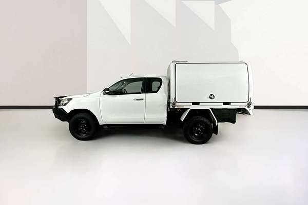 2017 Toyota HILUX SR (4x4) GUN126R 4X4