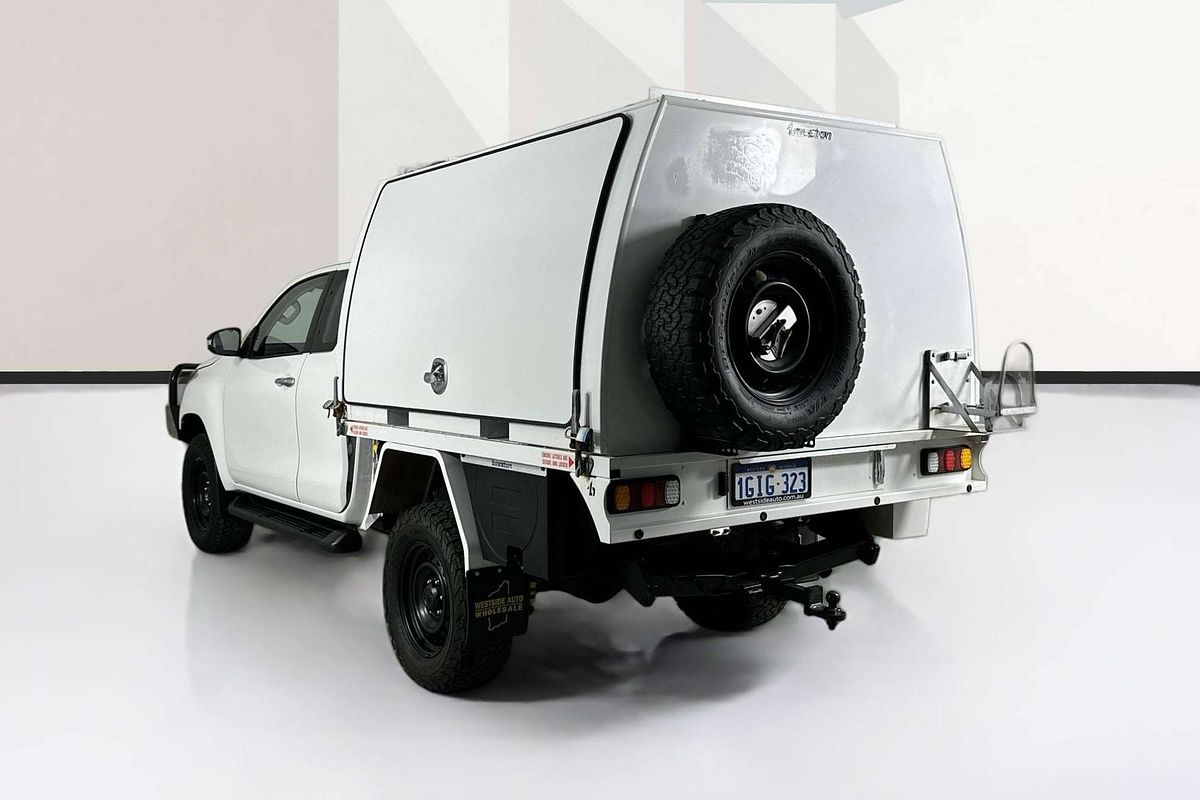 2017 Toyota HILUX SR (4x4) GUN126R 4X4