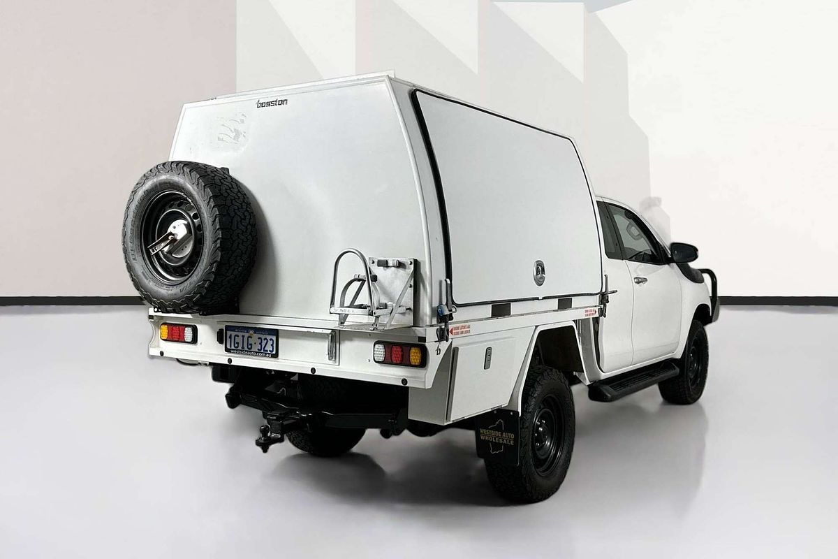 2017 Toyota HILUX SR (4x4) GUN126R 4X4