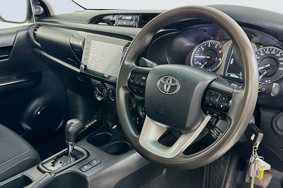 2021 Toyota HILUX SR (4x4) GUN126R FACELIFT 4X4