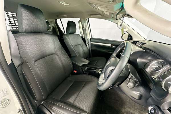 2022 Toyota HILUX SR5 (4x4) GUN126R 4X4