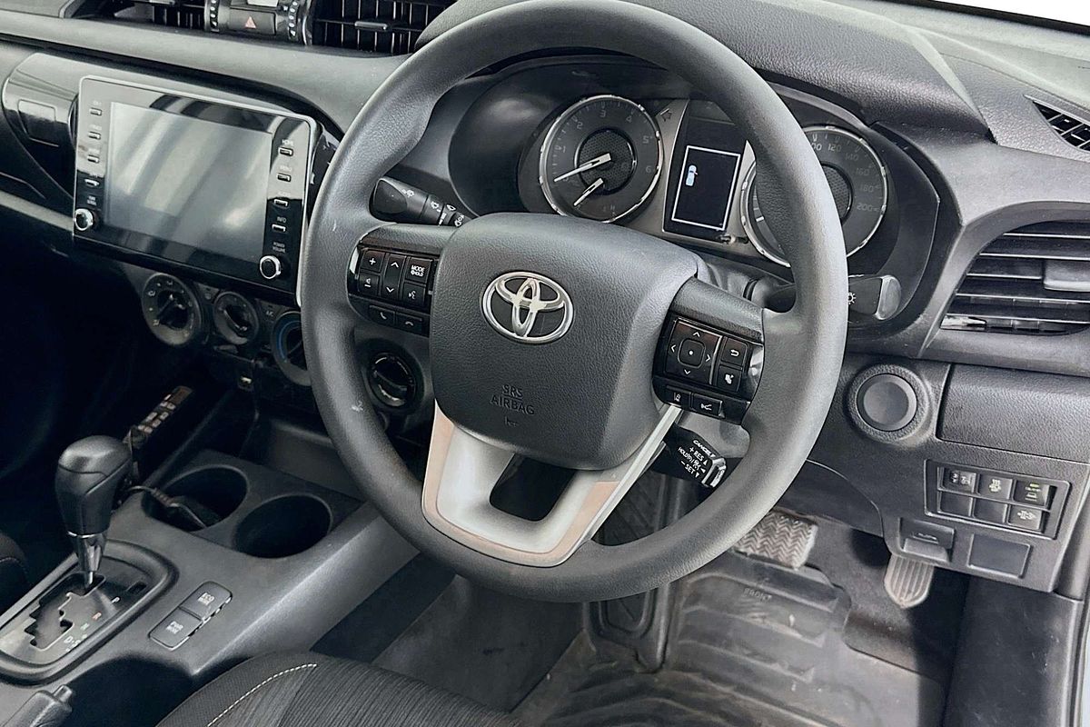 2021 Toyota HILUX SR (4x4) GUN126R FACELIFT 4X4