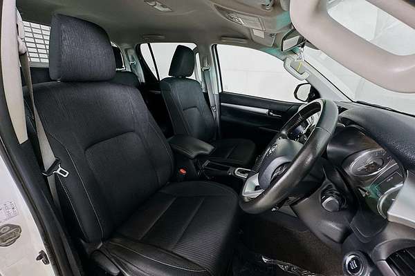 2021 Toyota HILUX SR5 (4x4) GUN126R FACELIFT 4X4
