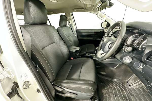 2023 Toyota HILUX SR (4x4) GUN126R 4X4